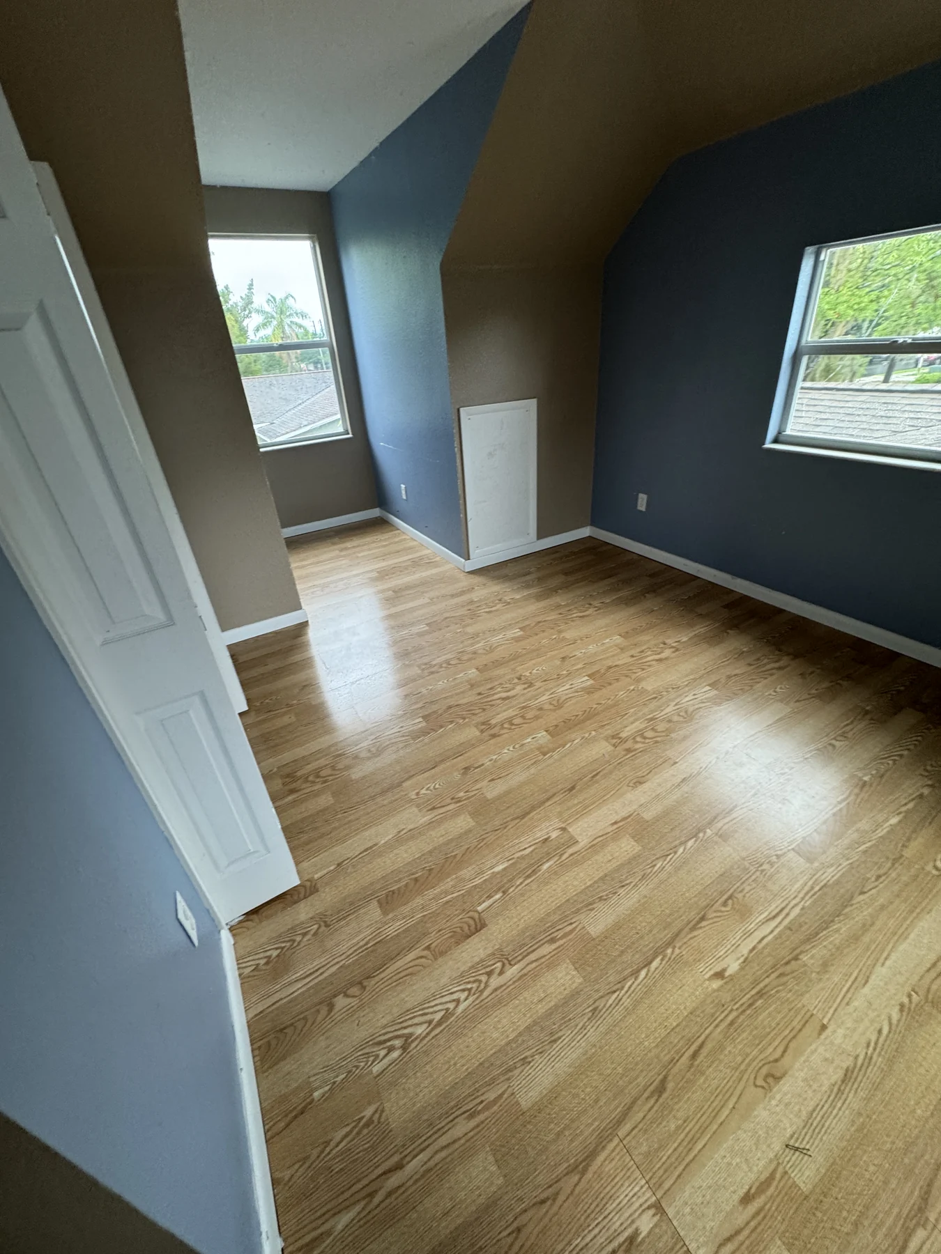Room before renovation