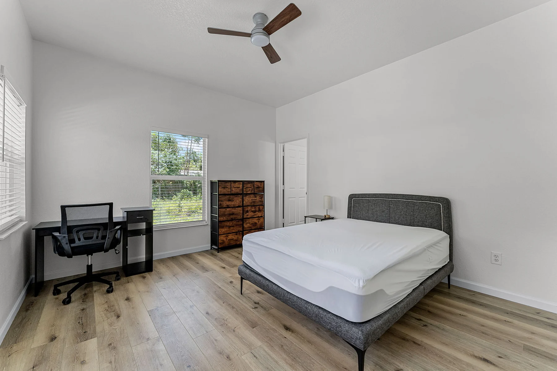 Bedroom with workspace