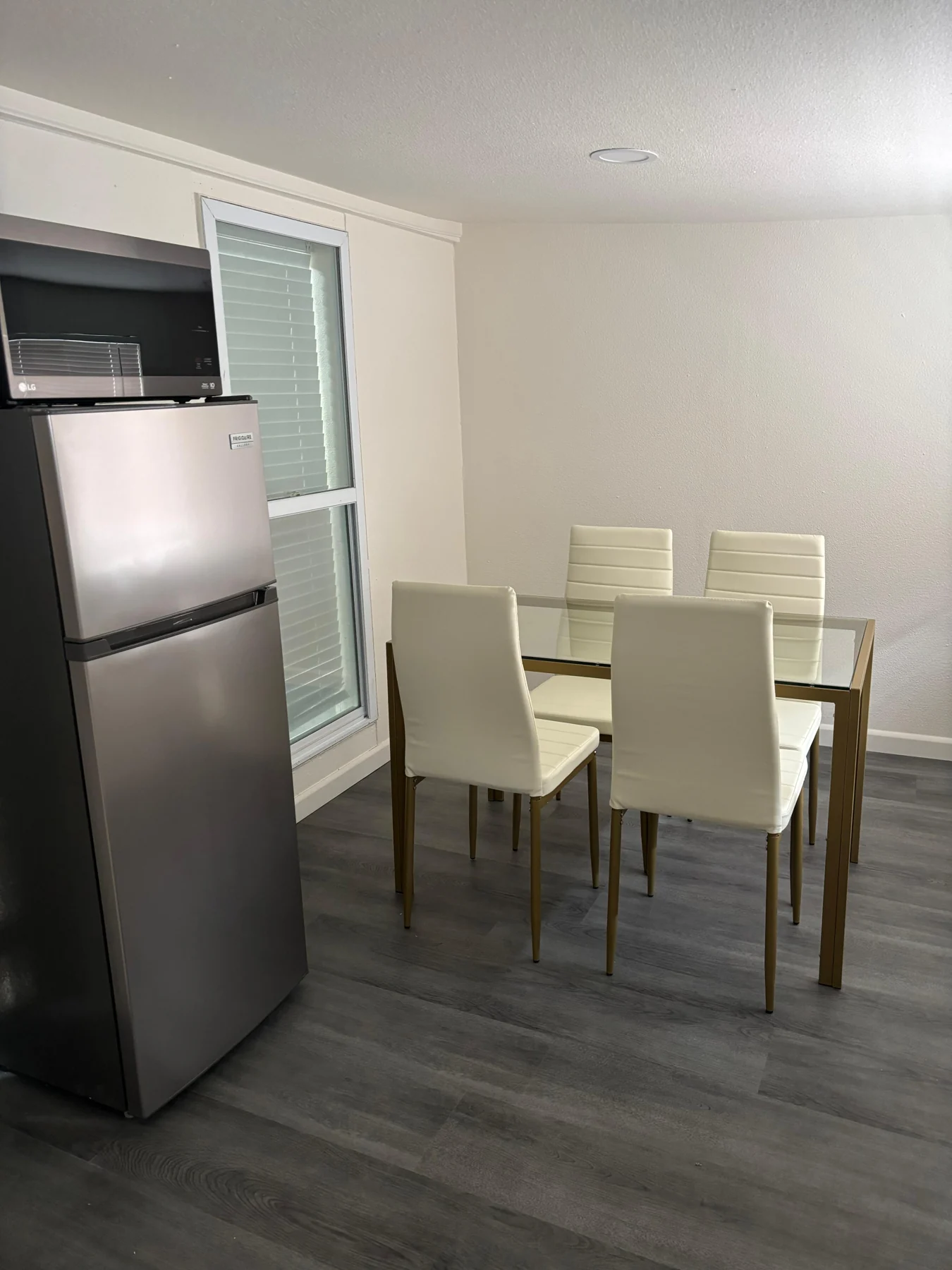 Guesthouse · dining area