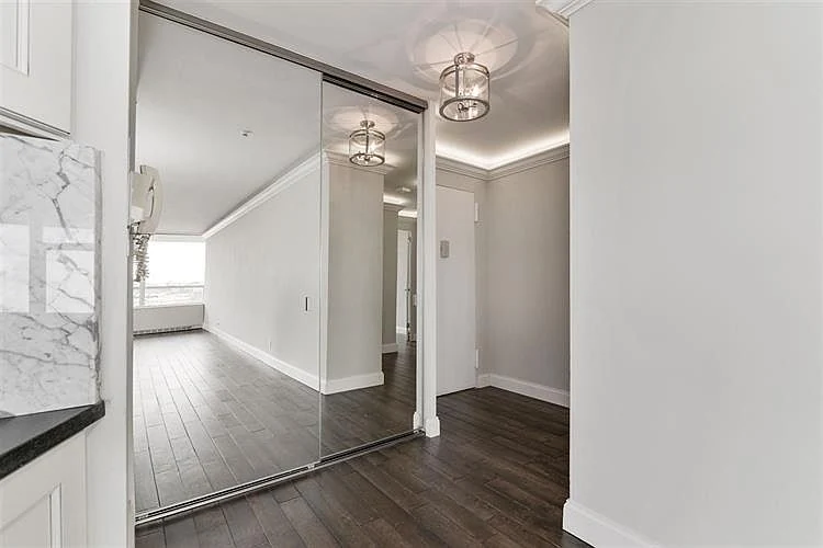 Entry and interior details