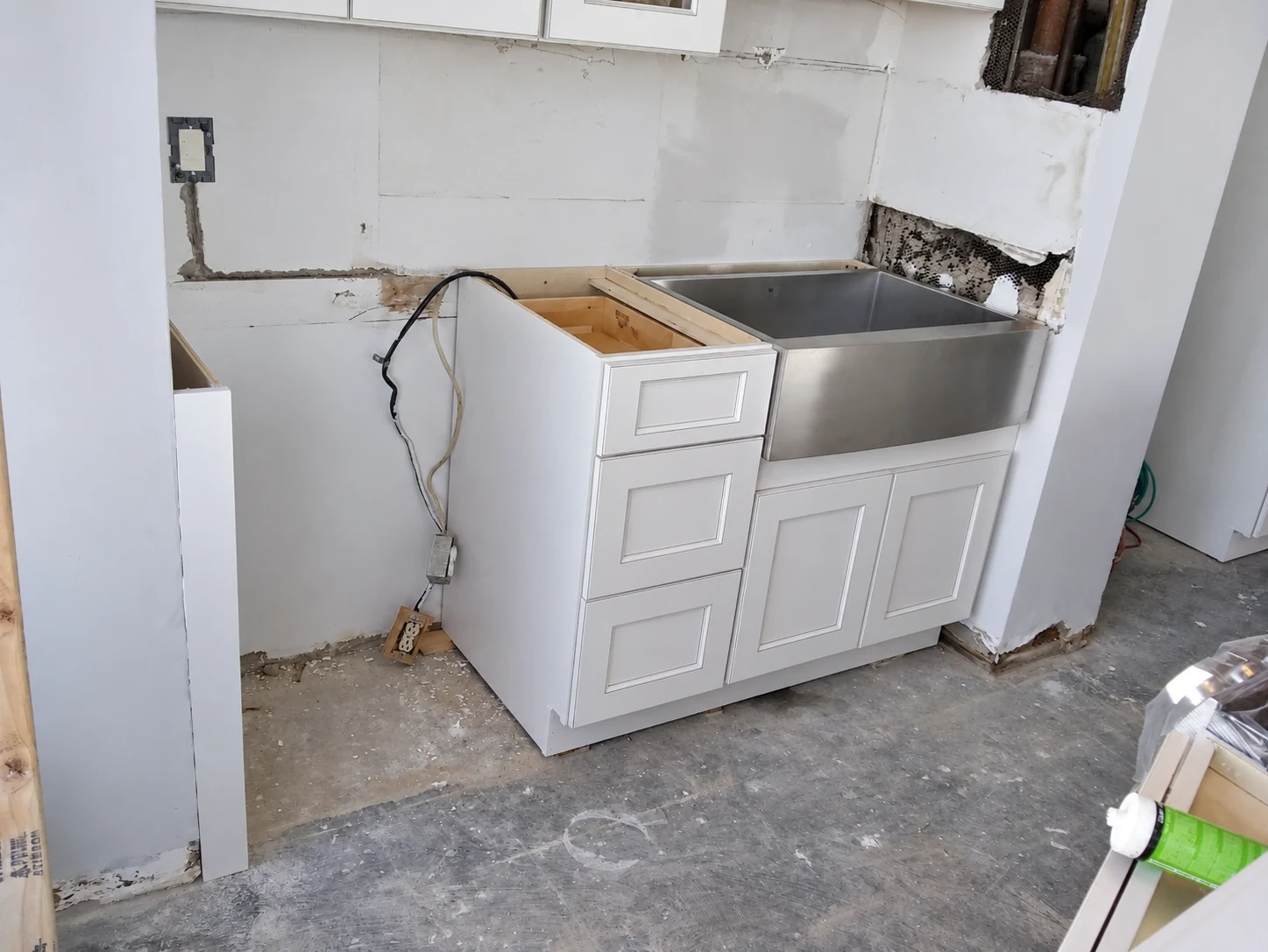 Kitchen cabinet installation